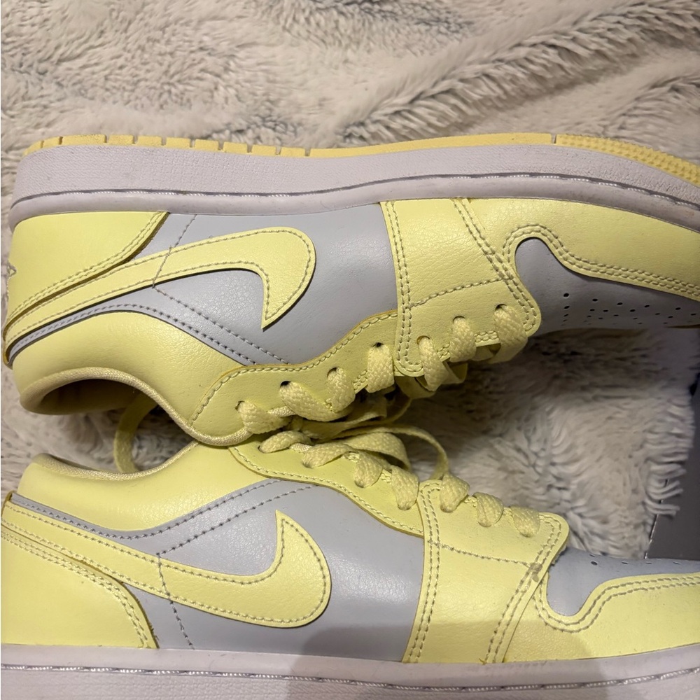 Nike Women's Yellow and Gray Sneakers